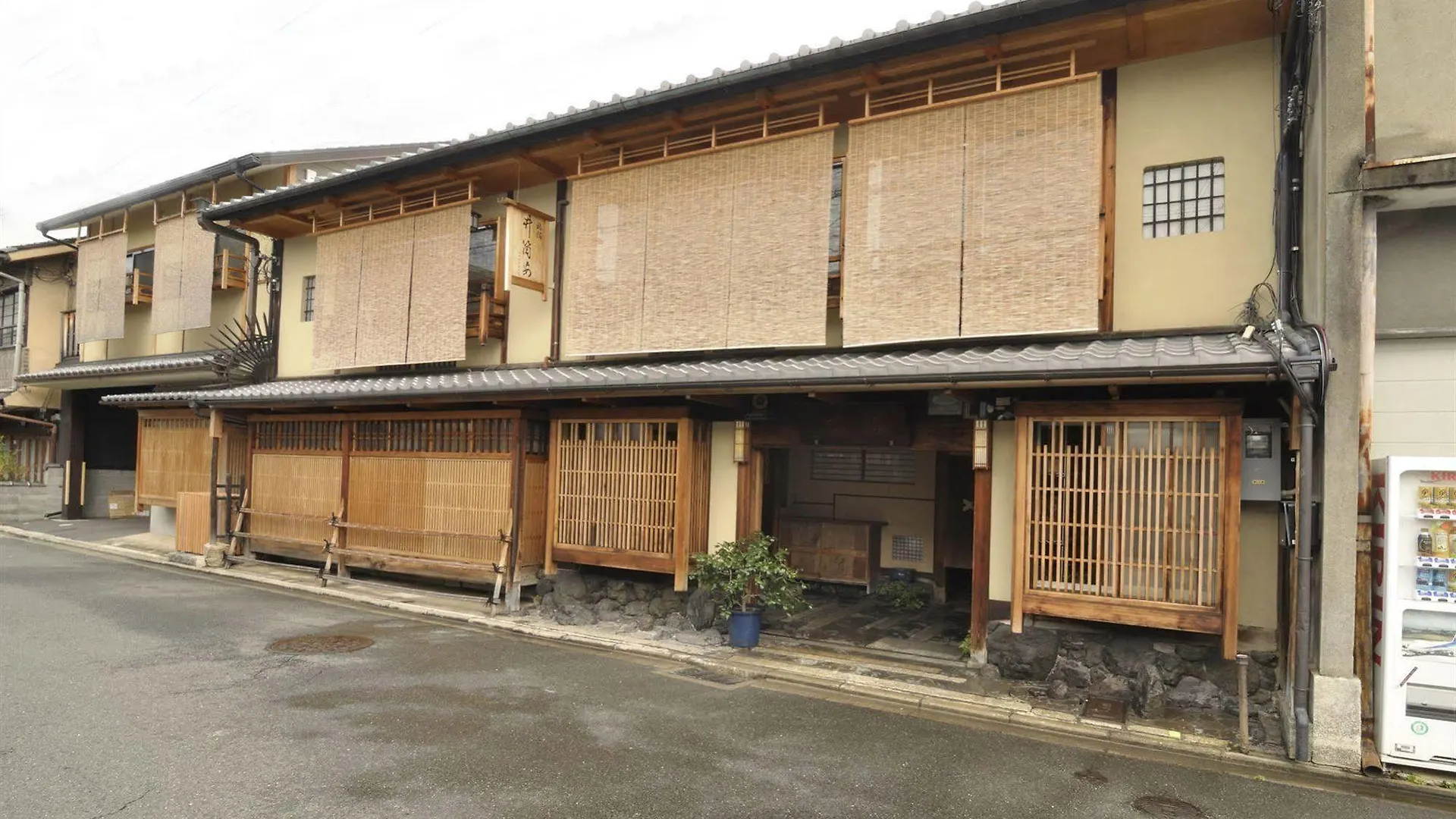 Ryokan Izuyasu Traditional Kyoto Inn Serving Kyoto Cuisine